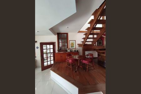 Casa à venda com 5 quartos, 450m² em Barra da Tijuca, Rio de Janeiro