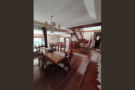 Casa à venda com 5 quartos, 450m² em Barra da Tijuca, Rio de Janeiro