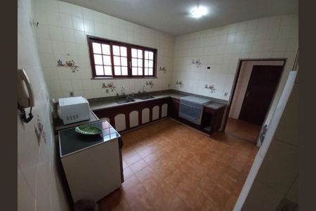 Casa à venda com 442m², 4 quartos e 2 vagas