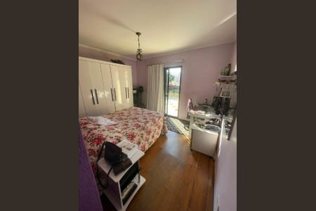 Casa à venda com 3 quartos, 280m² em Vila Scarpelli, Santo André