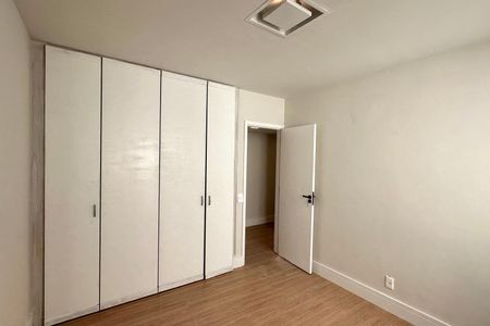 Apartamento à venda com 148m², 4 quartos e 2 vagasQuarto