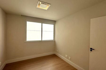 Apartamento à venda com 148m², 4 quartos e 2 vagasQuarto 3