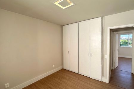 Apartamento à venda com 148m², 4 quartos e 2 vagasQuarto