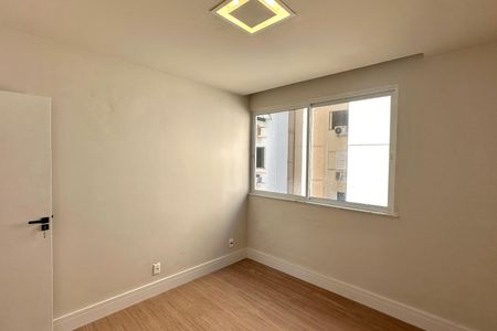 Apartamento à venda com 148m², 4 quartos e 2 vagasQuarto