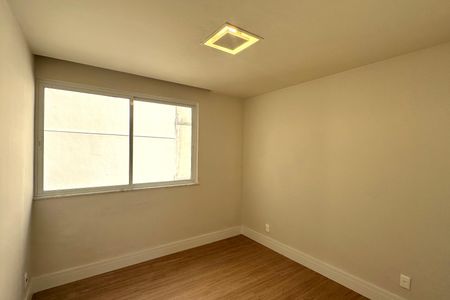 Apartamento à venda com 148m², 4 quartos e 2 vagasQuarto