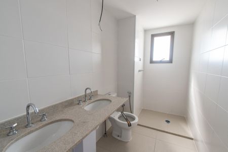 Apartamento à venda com 142m², 3 quartos e 2 vagasBanheiro da suíte 1