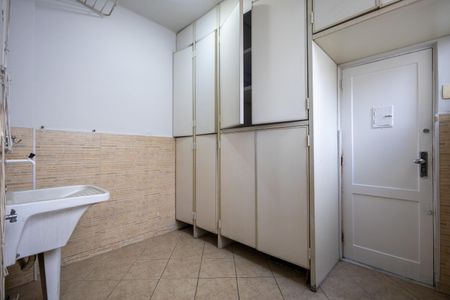 Apartamento à venda com 126m², 3 quartos e 1 vagaÁrea de Serviço