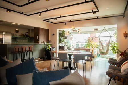 Apartamento à venda com 113m², 2 quartos e 3 vagasSala