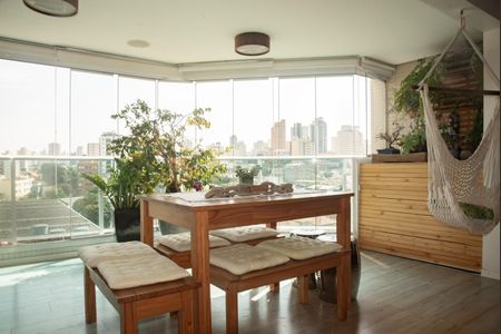 Apartamento à venda com 113m², 2 quartos e 3 vagasSala