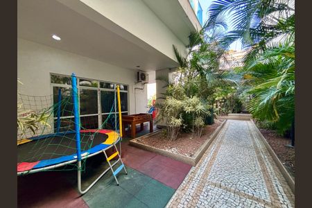 Apartamento para alugar com 130m², 3 quartos e 2 vagas Apartamento para alugar com 130m², 3 quartos e 2 vagasÁrea comum - playground