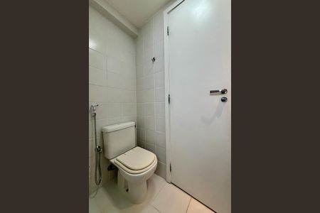 Apartamento para alugar com 130m², 3 quartos e 2 vagas Apartamento para alugar com 130m², 3 quartos e 2 vagasBanheiro da Suíte 2