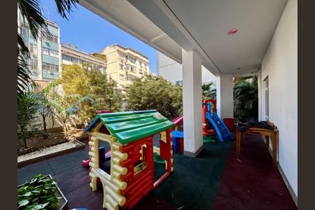 Apartamento para alugar com 130m², 3 quartos e 2 vagas Apartamento para alugar com 130m², 3 quartos e 2 vagasÁrea comum - playground