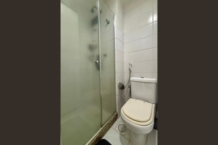 Apartamento para alugar com 130m², 3 quartos e 2 vagas Apartamento para alugar com 130m², 3 quartos e 2 vagasBanheiro da Suíte 1
