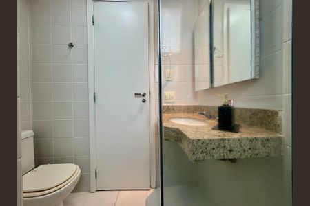 Apartamento para alugar com 130m², 3 quartos e 2 vagas Apartamento para alugar com 130m², 3 quartos e 2 vagasBanheiro da Suíte 2