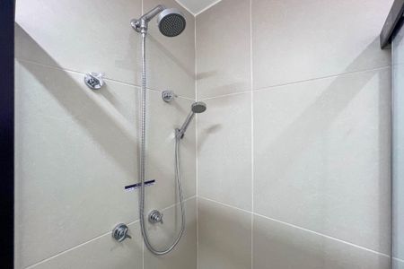 Banheiro de kitnet/studio para alugar com 1 quarto, 28m² em Sacomã, São Paulo