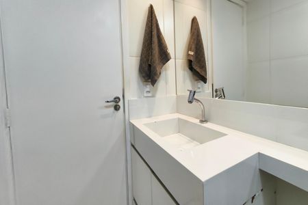 Banheiro de apartamento para alugar com 2 quartos, 48m² em Jardim Nova Europa, Campinas