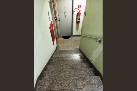 Apartamento à venda com 90m², 2 quartos e sem vagaEscada Externa