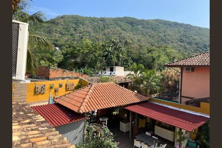 Casa de condomínio à venda com 400m², 3 quartos e 3 vagas