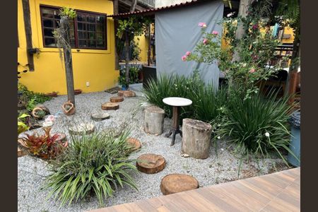 Casa de condomínio à venda com 400m², 3 quartos e 3 vagas