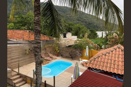 Casa de condomínio à venda com 400m², 3 quartos e 3 vagas