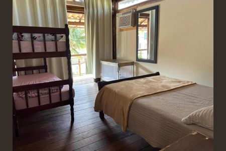 Casa de condomínio à venda com 400m², 3 quartos e 3 vagas