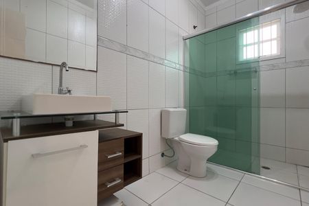 Casa à venda com 125m², 2 quartos e 1 vaga Casa à venda com 125m², 2 quartos e 1 vagaBanheiro
