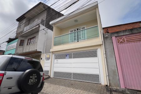Casa à venda com 125m², 2 quartos e 1 vaga Casa à venda com 125m², 2 quartos e 1 vagaFachada