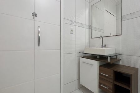 Casa à venda com 125m², 2 quartos e 1 vaga Casa à venda com 125m², 2 quartos e 1 vagaBanheiro