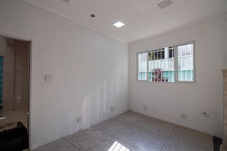 Sala de casa para alugar com 1 quarto, 80m² em Parque Ipe, São Paulo