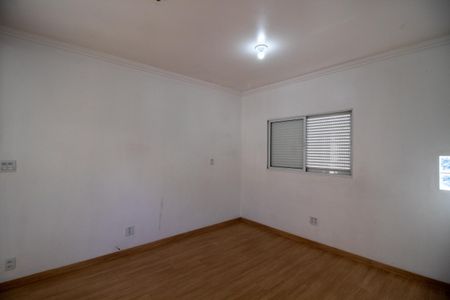 Suíte de casa para alugar com 1 quarto, 80m² em Parque Ipe, São Paulo