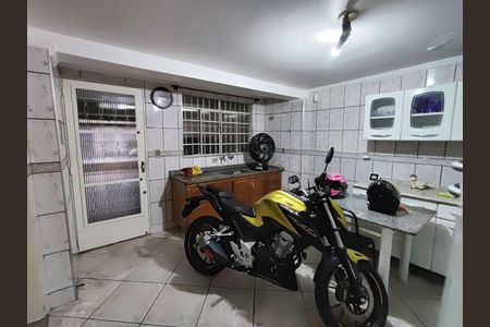 Casa à venda com 164m², 4 quartos e 2 vagas