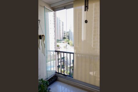 Sacada de apartamento à venda com 3 quartos, 65m² em Umuarama, Osasco