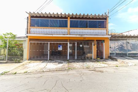 Casa para alugar com 150m², 3 quartos e 1 vaga Casa para alugar com 150m², 3 quartos e 1 vagaFachada