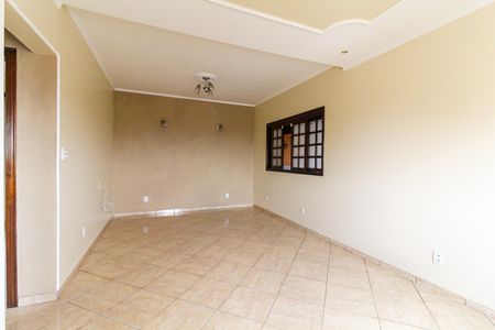 Casa para alugar com 150m², 3 quartos e 1 vaga Casa para alugar com 150m², 3 quartos e 1 vagaSala