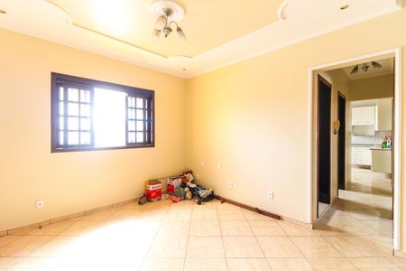 Sala de casa para alugar com 3 quartos, 150m² em Limoeiro, São Paulo