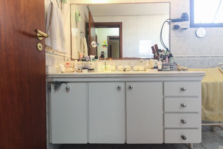 Apartamento à venda com 178m², 4 quartos e 3 vagasBanheiro Social