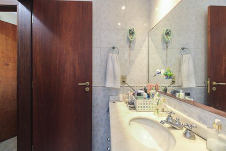 Apartamento à venda com 178m², 4 quartos e 3 vagasBanheiro Social