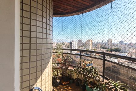 Apartamento à venda com 178m², 4 quartos e 3 vagasVaranda