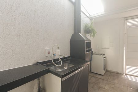 Casa à venda com 65m², 2 quartos e 2 vagas Casa à venda com 65m², 2 quartos e 2 vagasÁrea comum