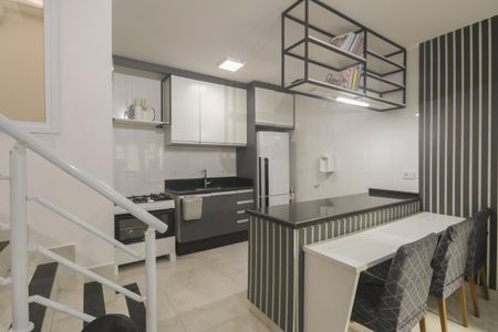 Casa à venda com 65m², 2 quartos e 2 vagas Casa à venda com 65m², 2 quartos e 2 vagasCozinha