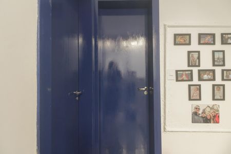 Casa à venda com 65m², 2 quartos e 2 vagas Casa à venda com 65m², 2 quartos e 2 vagasCorredor