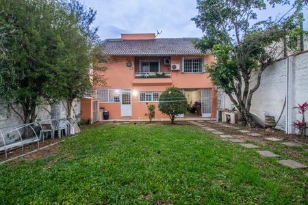 Casa à venda com 380m², 3 quartos e 4 vagasPátio