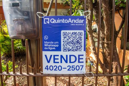 Casa à venda com 380m², 3 quartos e 4 vagasPlaquinha
