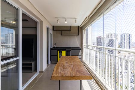 Apartamento à venda com 96m², 3 quartos e 2 vagasVaranda