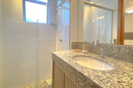 Apartamento à venda com 121m², 3 quartos e 2 vagasBanheiro da Suíte