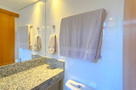 Apartamento à venda com 121m², 3 quartos e 2 vagasBanheiro da Suíte