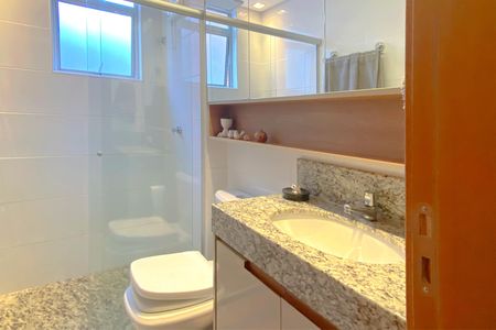 Apartamento à venda com 121m², 3 quartos e 2 vagasBanheiro 1