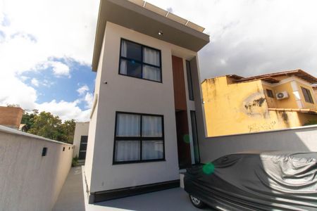 Casa à venda com 123m², 3 quartos e 2 vagasFachada