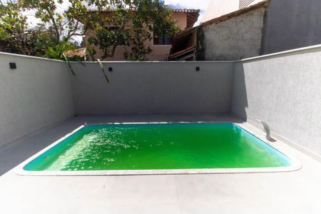 Casa à venda com 123m², 3 quartos e 2 vagasÁrea externa