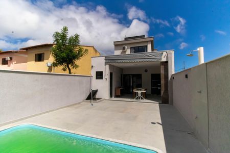 Casa à venda com 123m², 3 quartos e 2 vagasÁrea externa